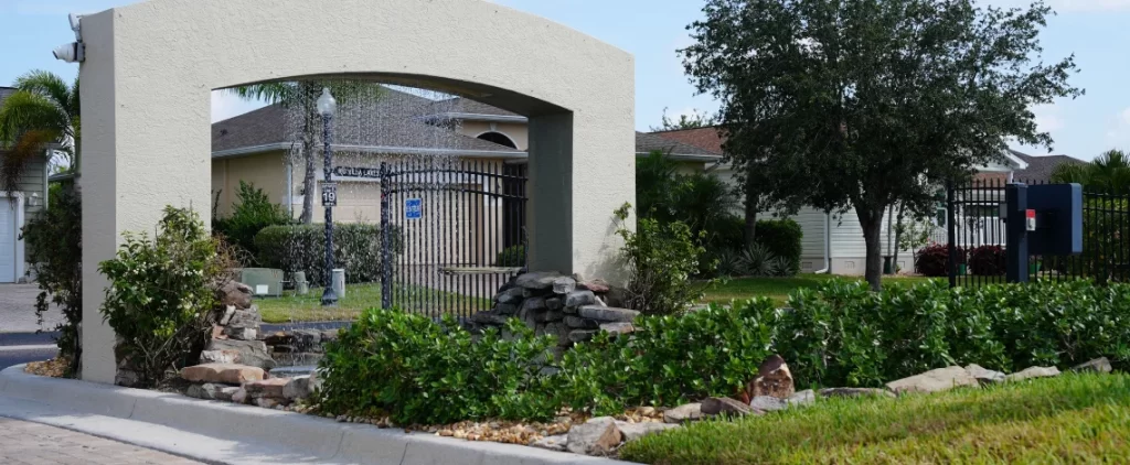 Modern landscaping trends Port Charlotte 2024