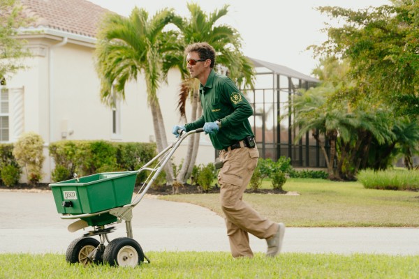 Lawn fertilization treatment service