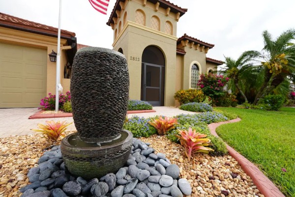 Lawn Care and Landscaping Services in Eastwood Village, FL