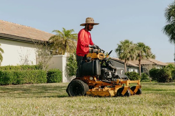 landscaping services in Buckingham Fort Myers FL